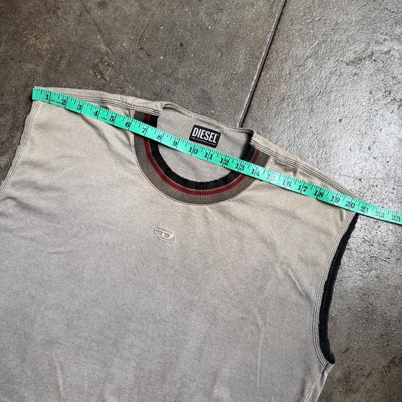 Diesel faded and Contrast Color w/ Diesel Patch sleeveless t shirt - Picture 4 of 9